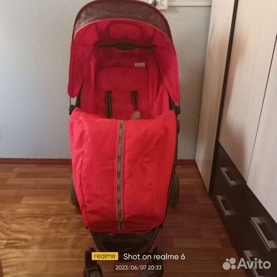 Прогулочная коляска