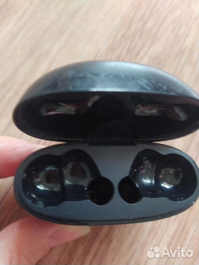 Зарядный бокс-кейс для наушников