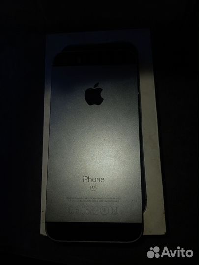 iPhone SE, 128 ГБ