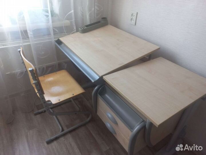 Детская растущая парта со стулом