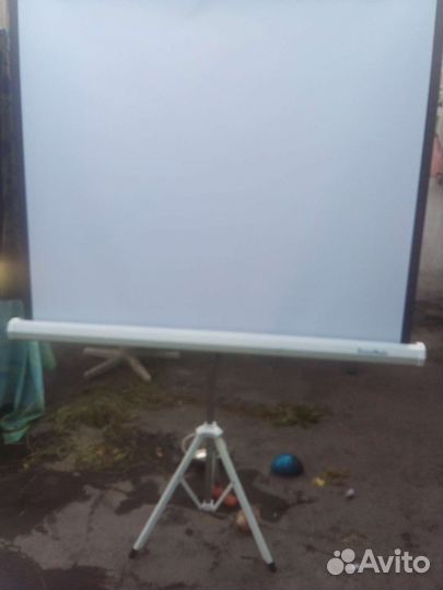 Проекционный экран