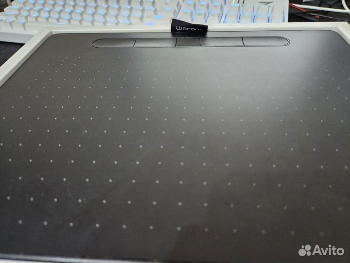 Графический планшет Wacom Intuos M Bluetooth