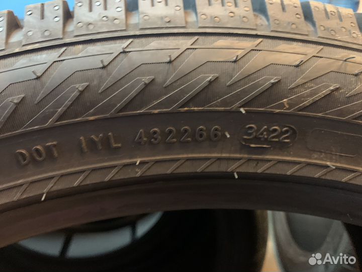 Nokian Tyres Hakkapeliitta R5 SUV 285/40 R22 110T