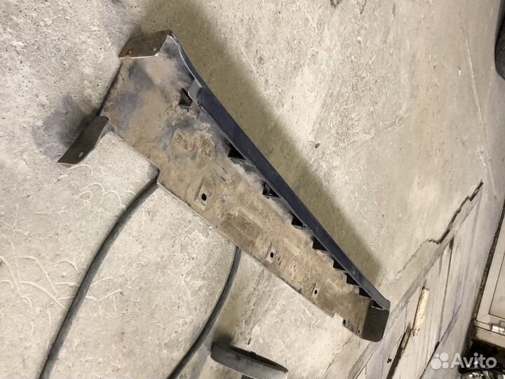 Продам порог на Honda hrv 5 дверка