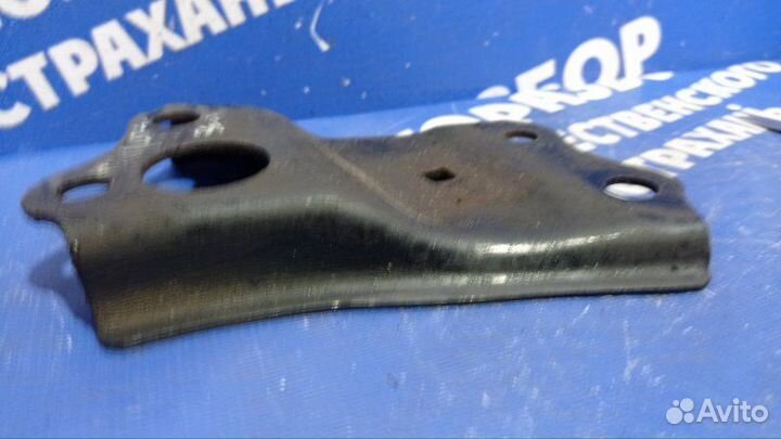 Крепление балки подвески Toyota Rav4 кроссовер