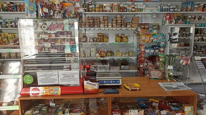 Здание действующего продуктового магазина