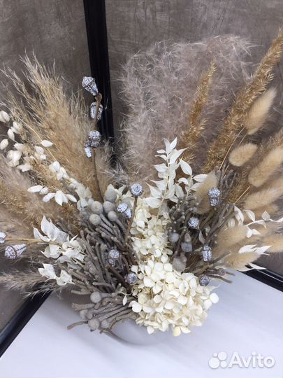 Букет из сухоцветов с вазой