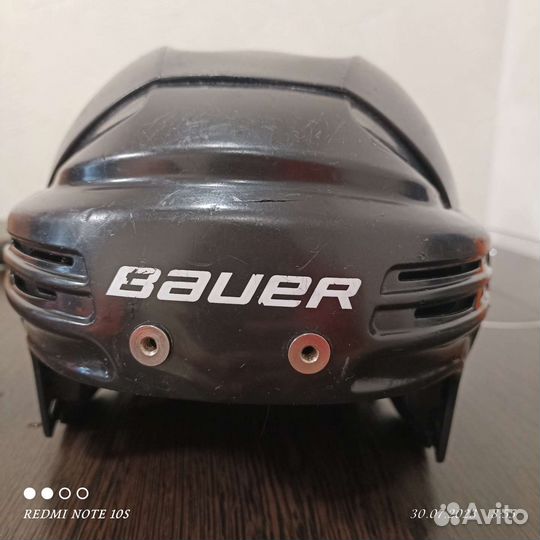 Хоккейный шлем