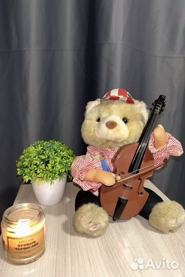 Коллекционная игрушка мишка со скрипкой