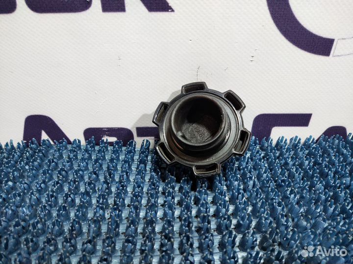 Крышка маслозаливной горловины Toyota Corona Premi