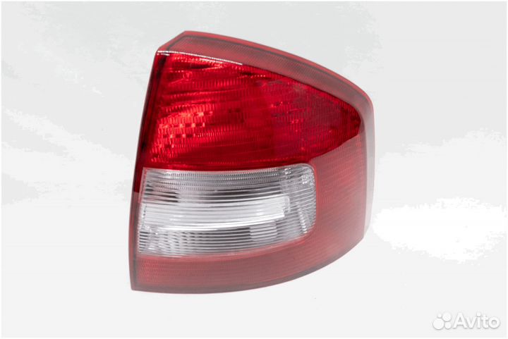 Фонарь левый Skoda Octavia 2 А5 (04-13)