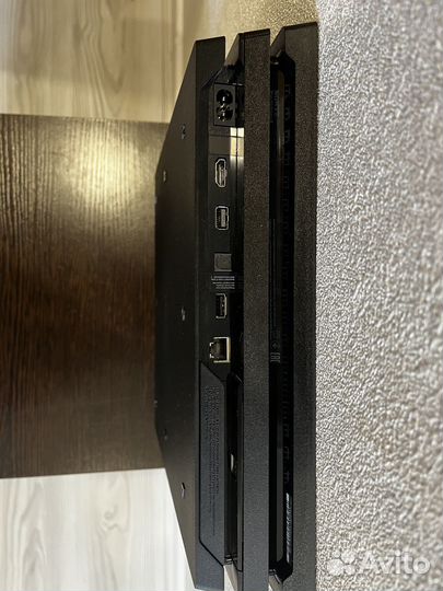 Игровая приставка ps4 pro 1tb