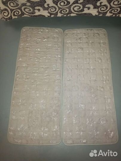 Коврик прикроватный.100 на 45 см. Два штуки