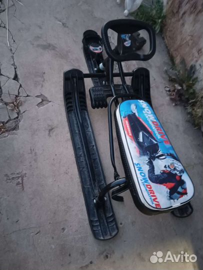 Детский снегокат со спинкой