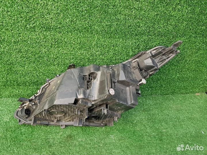 Фара правая Lexus RX200t/RX300/RX350/RX350L/RX450h