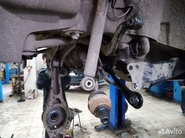 Volkswagen County Ослабло крепление резервуара