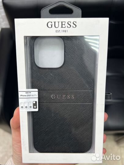 Чехол Guess на iPhone