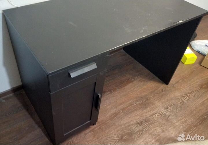 Письменный стол IKEA