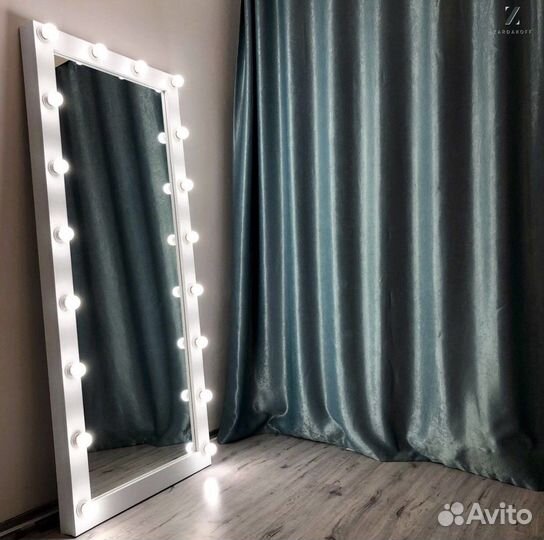 Гримёрное зеркало для салона красоты или шоурума