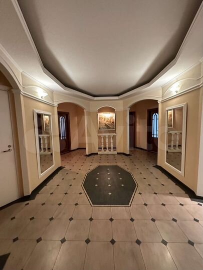 3-к. квартира, 171 м², 8/17 эт.