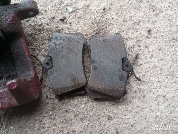 Суппорт задний левый Фольксваген гольф 4