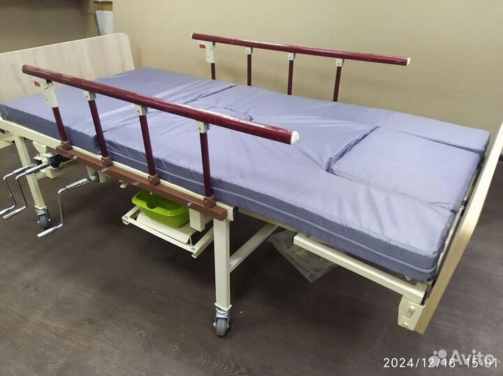 Кровать медицинская механическая для лежачих