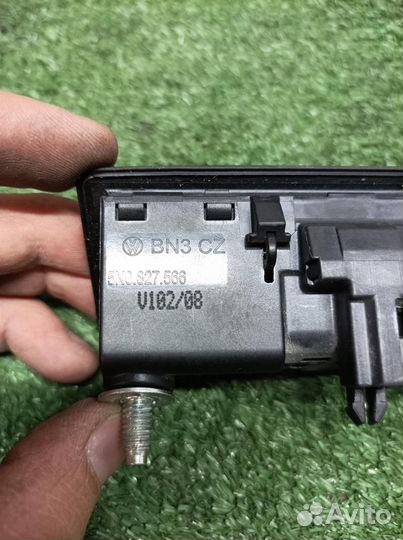 Кнопка открывания багажника VW Passat (B6) 2005-2