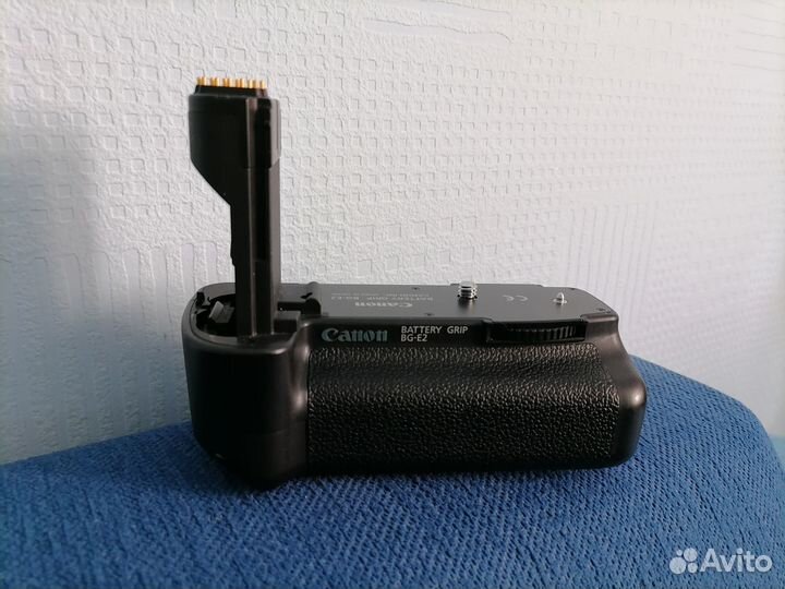 Батарейная рукоятка BG-E2