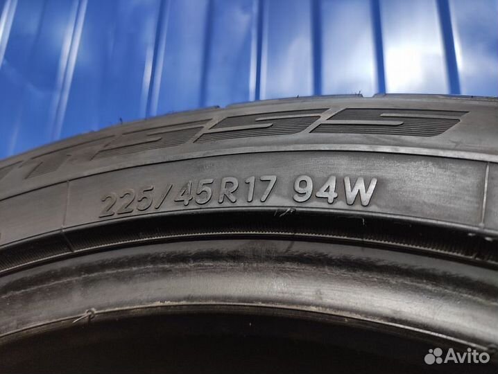 Nitto NT555 G2 225/45 R17