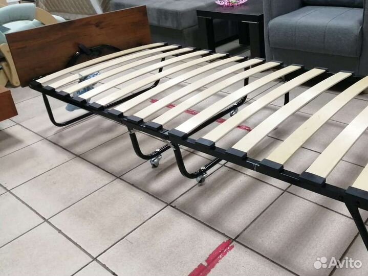 Раскладушка с матрасом