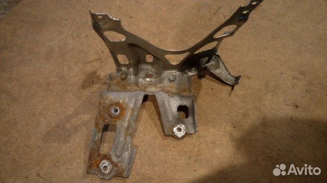 Кронштейн Toyota Venza 1AR-FE 2012