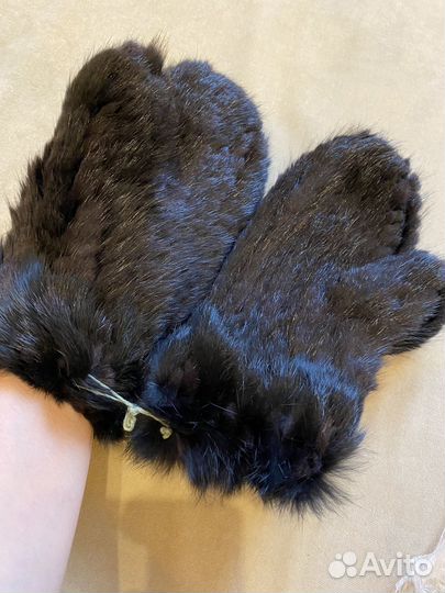 Варежки меховые женские