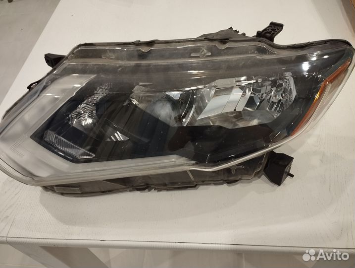 Фара передняя левая Nissan Rogue рестайлинг Т32