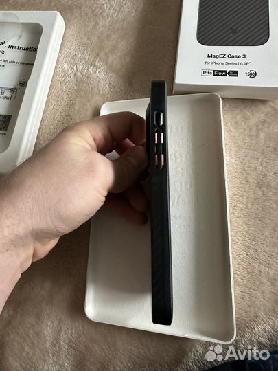 Чехол на iPhone 14 pro pitaka