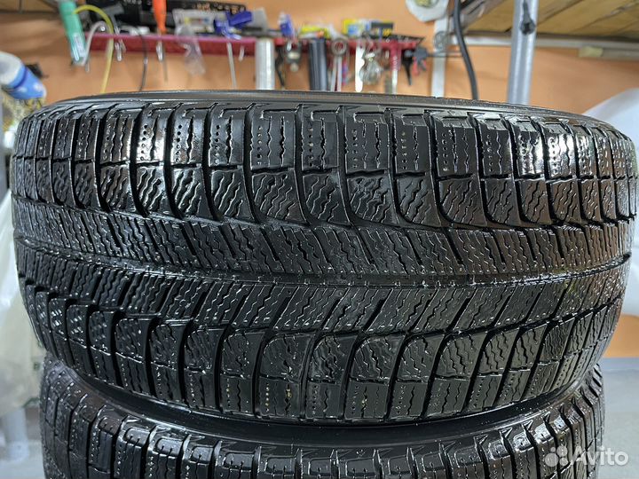 Michelin X-Ice 215/55 R16 97H