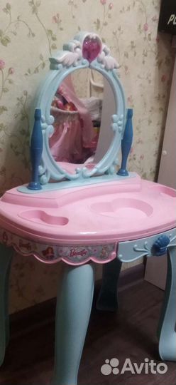 Трюмо с зеркалом