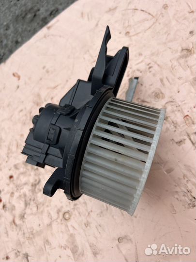 Моторчик отопителя печки задний cadillac escalade