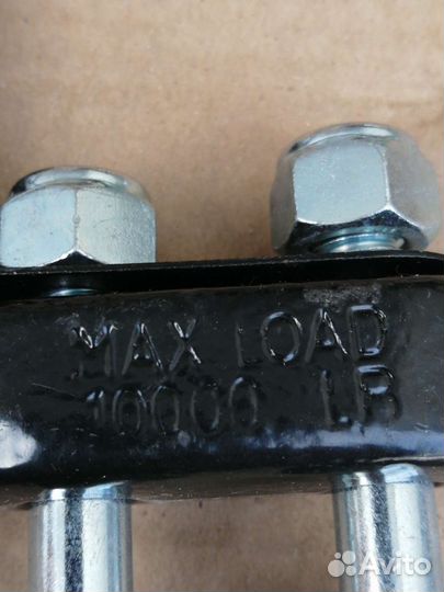 Крюк буксировочный redBTR