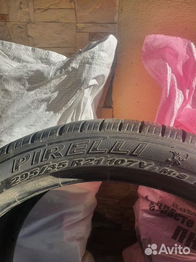 Pirelli Scorpion Ice&Snow 295/35 R21