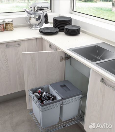 Выдвижное мусорное ведро