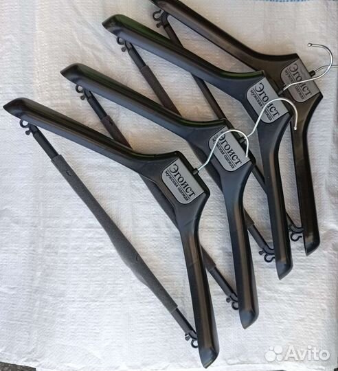 Вешалки плечики для одежды