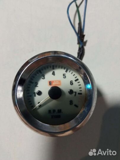 Тахометр для автомобиля
