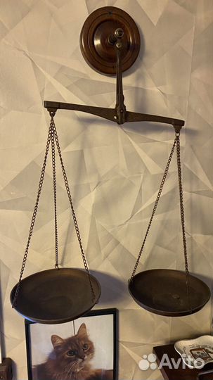 Весы. Интерьер