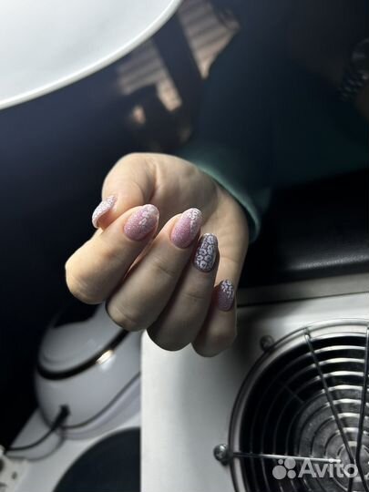 Модель на маникюр/ педикюр