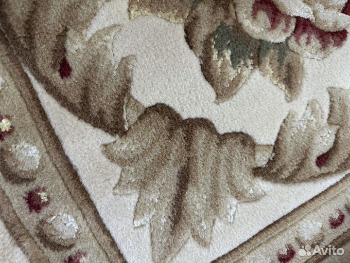 Ковер шерстяной 2,4 на 3,4