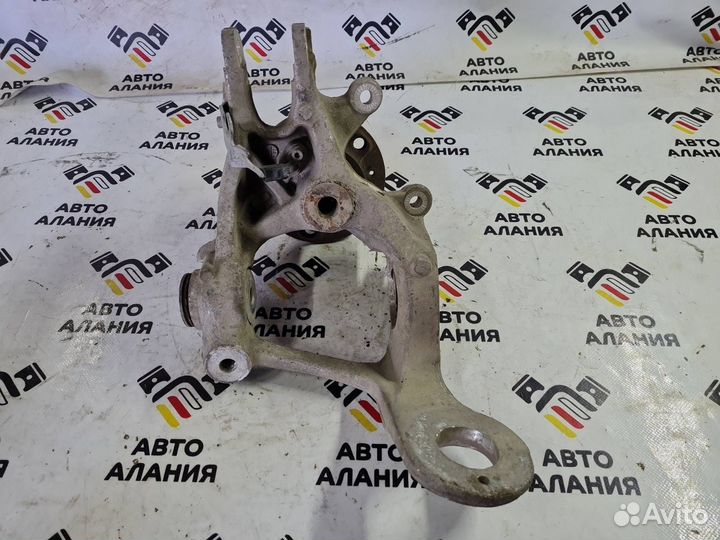 Кулак задний левый Audi A4 B8 CJE 2015