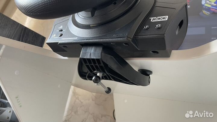Игровой руль с педалями Thrustmaster T300RS