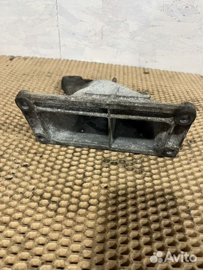 Кронштейн двигателя правый bmw e46 m52 m54