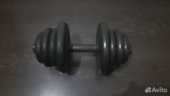 Продаю гантелю