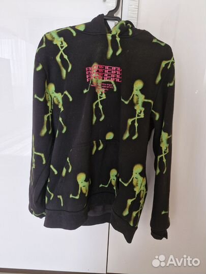 Худи утепленное с принтом. Кофта с надписью